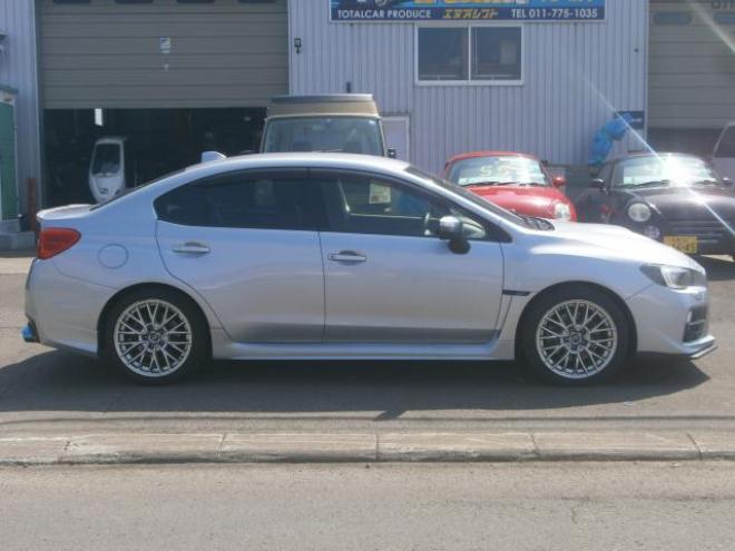 WRXS4 GT-Sアイサイト 2000 4Dr