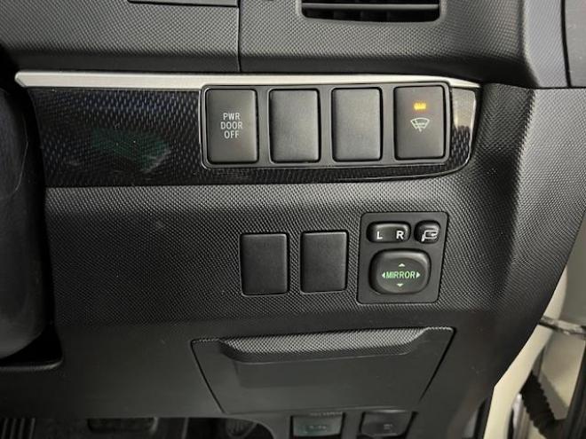 エスティマアエラス　本州仕入　後期型　寒冷地仕様　禁煙車　ＷＡＫＯＳバリアスコーティング済　純正ブラポリ１８インチＡＷ　社外１６ＡＷ＋スタッドレスタイヤ付　両側パワースライドドア　アルパインナビ（フルセグ地デジ　ＤＶＤ再生　Ｂｌｕｅｔｏｏｔｈ）＋バックカメラ　エンジンスターター　ＰＵＳＨスタート　スマートキー　クルーズコントロール　フロントガラス熱線　タイミングチェーン車　ビルトインＥＴＣ　ＨＩＤ ヘッドライト 4WD 2400 5Dr