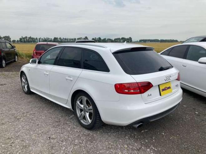 アウディA4アバント 2.0 TFSI クワトロ Sラインパッケージ 4WD　純ナビ・TV・Bカメラ ETC アイビスホワイト 正規輸入車 2000