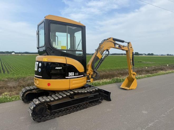 バックホー油圧ショベル CAT 303CR 3トンクラス 0.1m3