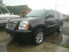 GMC　ユーコンデナリ 4WD 6200 5Dr