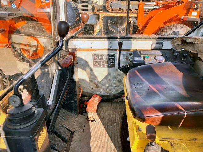 バックホーヤンマー　中古　B37