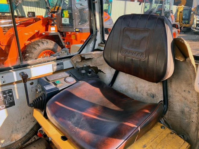 バックホーヤンマー　中古　B37