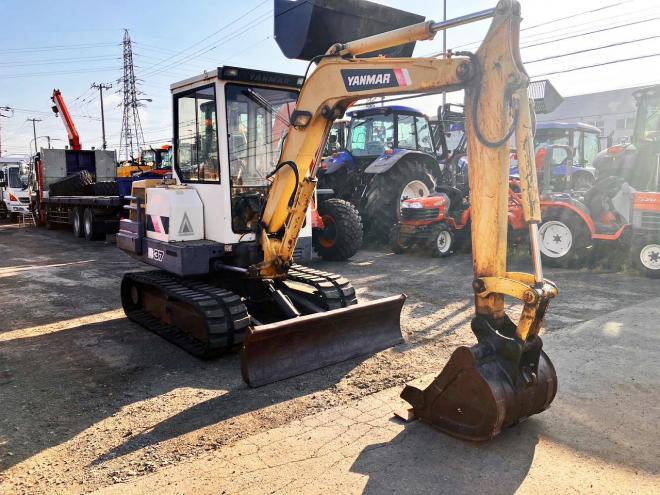 バックホーヤンマー　中古　B37