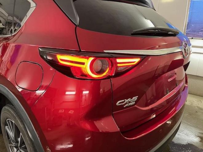 CX-5ＸＤ　Ｌパッケージ　本州仕入　ワンオーナー　寒冷地仕様　禁煙車　ＷＡＫＯＳバリアスコーティング済　スカイアクティブディーゼルターボ　純正１９インチＡＷ　社外１７ＡＷ＋スタッドレスタイヤ付　純正ナビ（地デジ　ＤＶＤ再生　Ｂｌｕｅｔｏｏｔｈ）＋バックカメラ＆サイドカメラ　ＢＯＳＥサウンド　純正ブラックレザーシート　レーダークルーズコントロール　ブラインドスポット　車線逸脱警報　ＬＥＤヘッドライト　両席シートヒーター　アドバンスキー　パワートランク　横滑り防止装置　ＥＴＣ 4WD 2200 5Dr