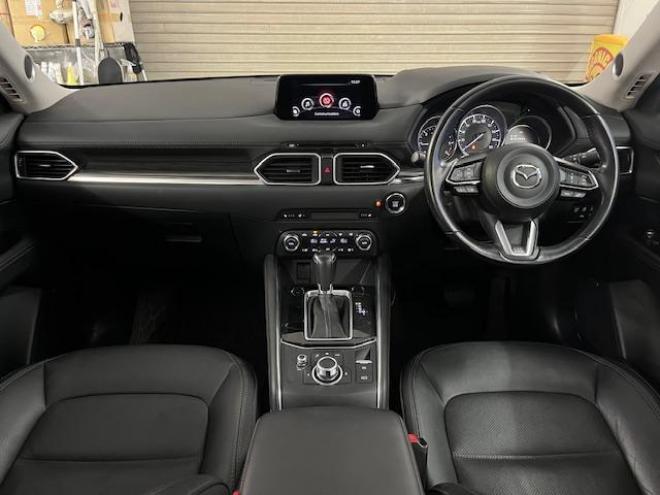 CX-5ＸＤ　Ｌパッケージ　本州仕入　ワンオーナー　寒冷地仕様　禁煙車　ＷＡＫＯＳバリアスコーティング済　スカイアクティブディーゼルターボ　純正１９インチＡＷ　社外１７ＡＷ＋スタッドレスタイヤ付　純正ナビ（地デジ　ＤＶＤ再生　Ｂｌｕｅｔｏｏｔｈ）＋バックカメラ＆サイドカメラ　ＢＯＳＥサウンド　純正ブラックレザーシート　レーダークルーズコントロール　ブラインドスポット　車線逸脱警報　ＬＥＤヘッドライト　両席シートヒーター　アドバンスキー　パワートランク　横滑り防止装置　ＥＴＣ 4WD 2200 5Dr