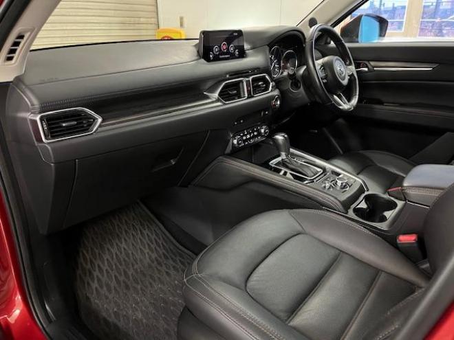 CX-5ＸＤ　Ｌパッケージ　本州仕入　ワンオーナー　寒冷地仕様　禁煙車　ＷＡＫＯＳバリアスコーティング済　スカイアクティブディーゼルターボ　純正１９インチＡＷ　社外１７ＡＷ＋スタッドレスタイヤ付　純正ナビ（地デジ　ＤＶＤ再生　Ｂｌｕｅｔｏｏｔｈ）＋バックカメラ＆サイドカメラ　ＢＯＳＥサウンド　純正ブラックレザーシート　レーダークルーズコントロール　ブラインドスポット　車線逸脱警報　ＬＥＤヘッドライト　両席シートヒーター　アドバンスキー　パワートランク　横滑り防止装置　ＥＴＣ 4WD 2200 5Dr