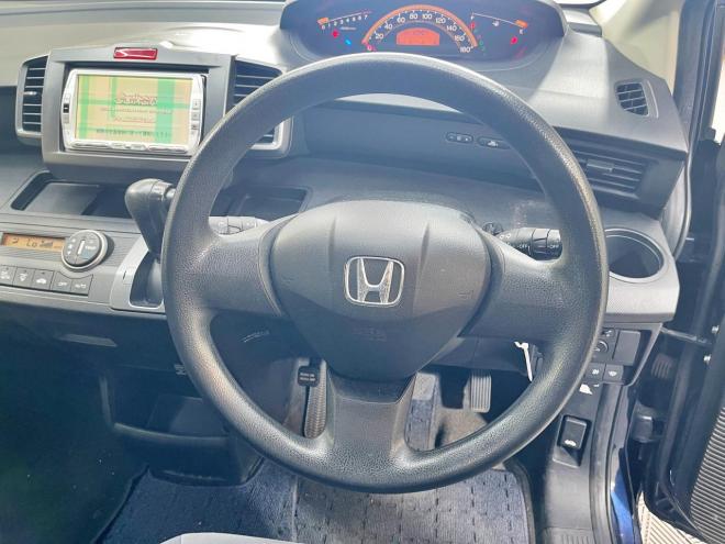 フリード1.5G Lパッケージ 4WD 5年保証 パワスラ ナビTV Bカメ 寒冷地仕様 禁煙