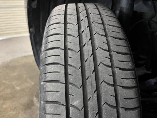 フィット１３Ｇ　Ｆパッケージ　本州仕入　禁煙車　ＷＡＫＯＳバリアスコーティング済　社外１５インチＡＷ　１５インチホイール＋スタッドレスタイヤ付　純正ギャザースナビ＋バックカメラ　ＰＵＳＨスタート　スマートキー　ミラーヒーター　フロントガラス熱線　アイドリングストップ　盗難防止装置　横滑り防止装置 4WD 1300 5Dr