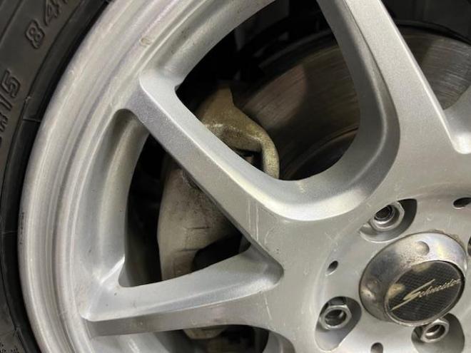 フィット１３Ｇ　Ｆパッケージ　本州仕入　禁煙車　ＷＡＫＯＳバリアスコーティング済　社外１５インチＡＷ　１５インチホイール＋スタッドレスタイヤ付　純正ギャザースナビ＋バックカメラ　ＰＵＳＨスタート　スマートキー　ミラーヒーター　フロントガラス熱線　アイドリングストップ　盗難防止装置　横滑り防止装置 4WD 1300 5Dr