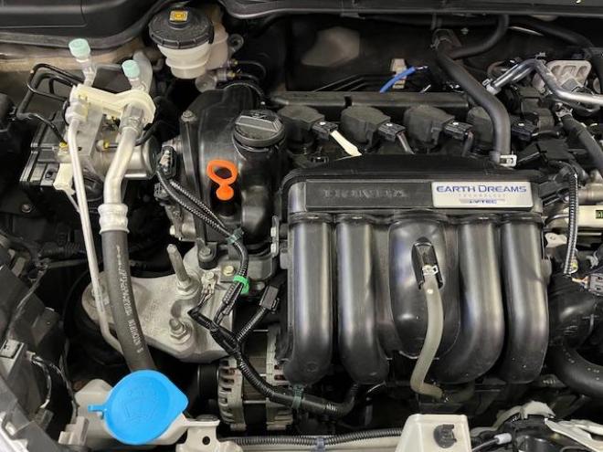 フィット１３Ｇ　Ｆパッケージ　本州仕入　禁煙車　ＷＡＫＯＳバリアスコーティング済　社外１５インチＡＷ　１５インチホイール＋スタッドレスタイヤ付　純正ギャザースナビ＋バックカメラ　ＰＵＳＨスタート　スマートキー　ミラーヒーター　フロントガラス熱線　アイドリングストップ　盗難防止装置　横滑り防止装置 4WD 1300 5Dr