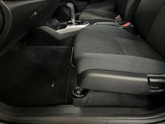 フィット１３Ｇ　Ｆパッケージ　本州仕入　禁煙車　ＷＡＫＯＳバリアスコーティング済　社外１５インチＡＷ　１５インチホイール＋スタッドレスタイヤ付　純正ギャザースナビ＋バックカメラ　ＰＵＳＨスタート　スマートキー　ミラーヒーター　フロントガラス熱線　アイドリングストップ　盗難防止装置　横滑り防止装置 4WD 1300 5Dr