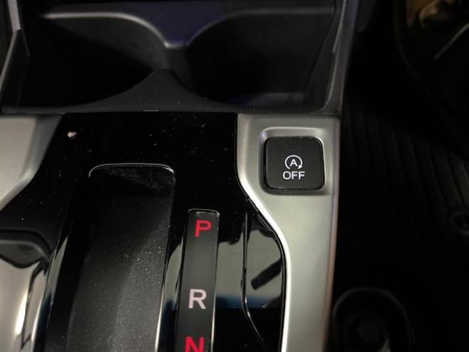 フィット１３Ｇ　Ｆパッケージ　本州仕入　禁煙車　ＷＡＫＯＳバリアスコーティング済　社外１５インチＡＷ　１５インチホイール＋スタッドレスタイヤ付　純正ギャザースナビ＋バックカメラ　ＰＵＳＨスタート　スマートキー　ミラーヒーター　フロントガラス熱線　アイドリングストップ　盗難防止装置　横滑り防止装置 4WD 1300 5Dr