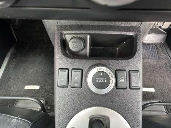 エクストレイル2.0 20Xtt 4WD　SDナビ　4WD切り替スイッチ　ETC 2000