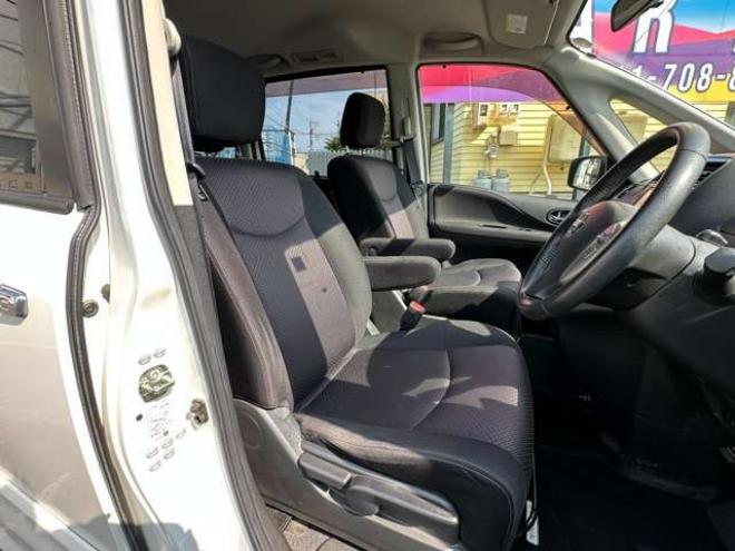 セレナ2.0 ハイウェイスター Vセレクション 4WD　ALPINEフリップダウンモニター 2000