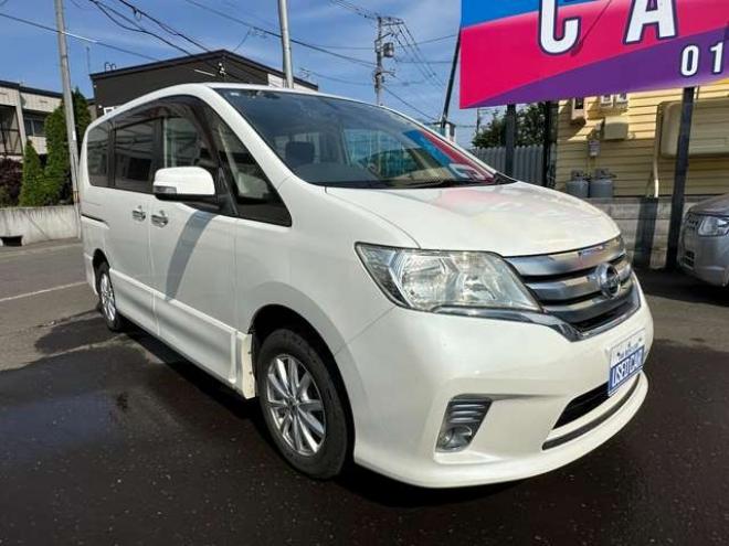 セレナ2.0 ハイウェイスター Vセレクション 4WD　ALPINEフリップダウンモニター 2000