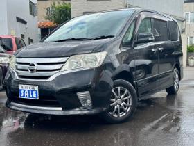 セレナ　2.0 ハイウェイスター 4WD　Bluetooth　SDナビ　横滑り防止装置 2000
