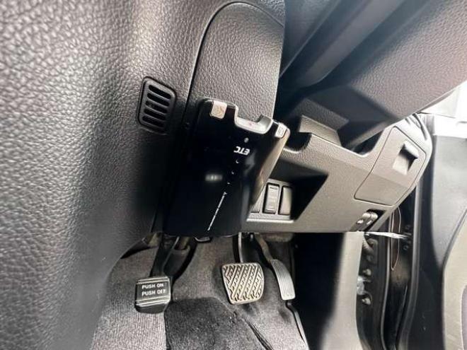 セレナ2.0 ハイウェイスター 4WD　Bluetooth　SDナビ　横滑り防止装置 2000