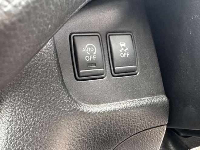 セレナ2.0 ハイウェイスター 4WD　Bluetooth　SDナビ　横滑り防止装置 2000