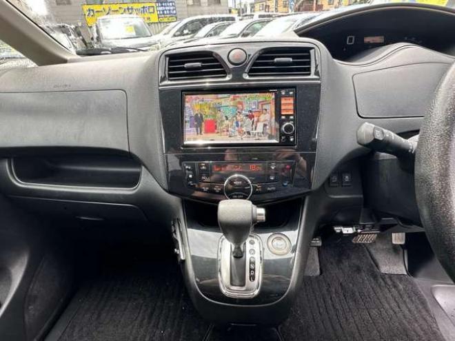 セレナ2.0 ハイウェイスター 4WD　Bluetooth　SDナビ　横滑り防止装置 2000