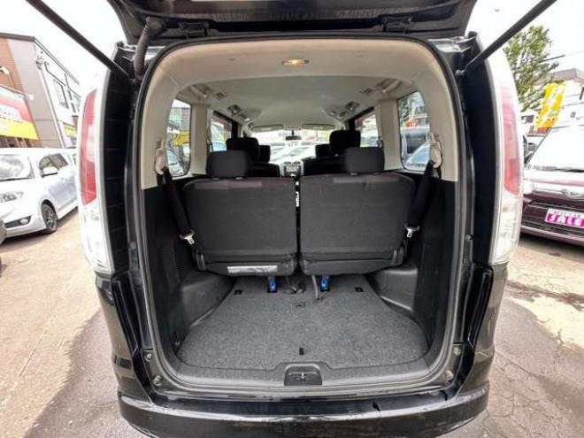 セレナ2.0 ハイウェイスター 4WD　Bluetooth　SDナビ　横滑り防止装置 2000