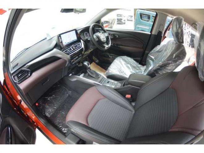 フロンクス1.5 4WD　セーフティサポートスズキコネクト対応 登録済未使用車 1500
