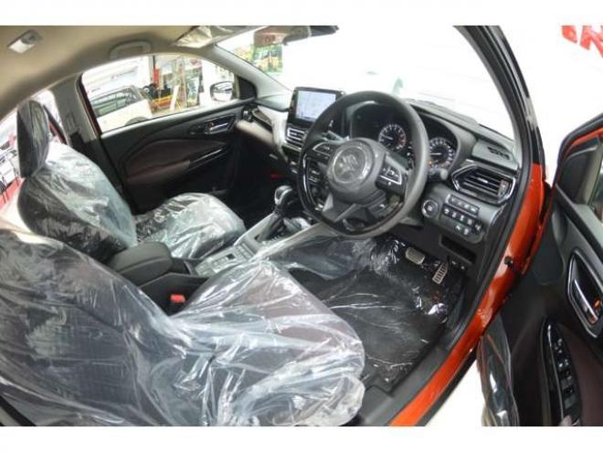 フロンクス1.5 4WD　セーフティサポートスズキコネクト対応 登録済未使用車 1500