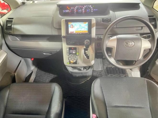 ヴォクシー2.0Z 4WD 5年保証 スマキー パワスラ ナビTV ETC 寒冷地仕様 禁煙 車検整備2年付 修復歴無