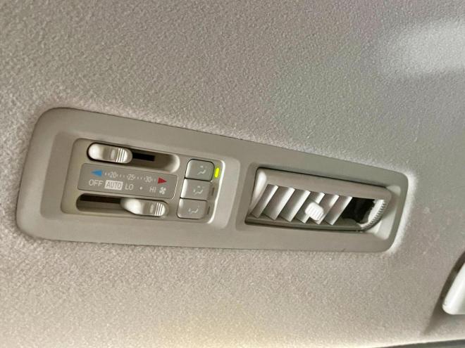 ヴォクシー2.0Z 4WD 5年保証 スマキー パワスラ ナビTV ETC 寒冷地仕様 禁煙 車検整備2年付 修復歴無