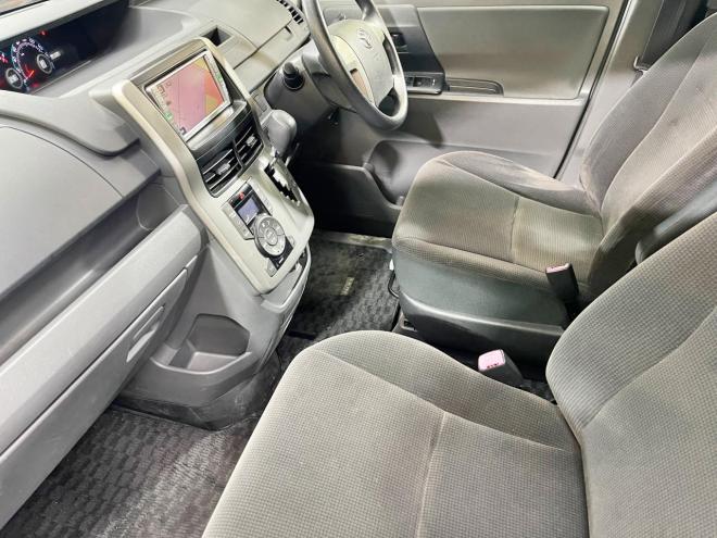 ヴォクシー2.0X Lエディション 4WD 5年保証 パワスラ ナビ Bカメ 寒冷地仕様 禁煙 車検整備2年付 修復歴無
