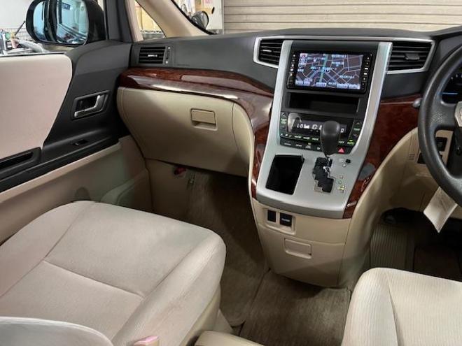アルファード２４０Ｓリミテッド　本州仕入　禁煙車　ＷＡＫＯＳバリアスコーティング済　純正１８インチＡＷ　社外１６ＡＷ＋スタッドレスタイヤ付　両側パワースライドドア　純正ＨＤＤナビ（フルセグ地デジ　ＤＶＤ再生　Ｂｌｕｅｔｏｏｔｈ）＋バックカメラ　エンジンスターター　コーナーセンサー　横滑り防止装置　ＨＩＤ　ＥＴＣ 　タイミングチェーン 4WD 2400 5Dr