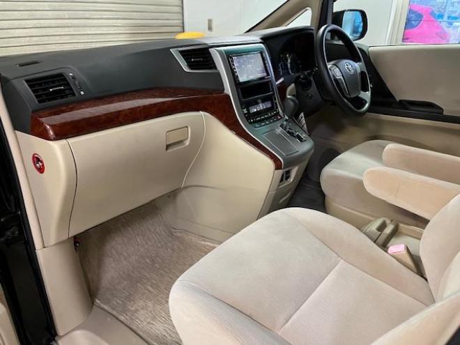 アルファード２４０Ｓリミテッド　本州仕入　禁煙車　ＷＡＫＯＳバリアスコーティング済　純正１８インチＡＷ　社外１６ＡＷ＋スタッドレスタイヤ付　両側パワースライドドア　純正ＨＤＤナビ（フルセグ地デジ　ＤＶＤ再生　Ｂｌｕｅｔｏｏｔｈ）＋バックカメラ　エンジンスターター　コーナーセンサー　横滑り防止装置　ＨＩＤ　ＥＴＣ 　タイミングチェーン 4WD 2400 5Dr