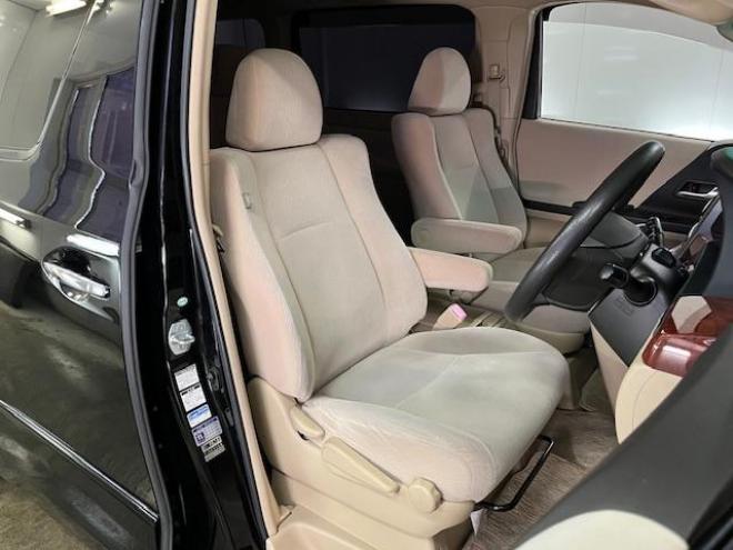 アルファード２４０Ｓリミテッド　本州仕入　禁煙車　ＷＡＫＯＳバリアスコーティング済　純正１８インチＡＷ　社外１６ＡＷ＋スタッドレスタイヤ付　両側パワースライドドア　純正ＨＤＤナビ（フルセグ地デジ　ＤＶＤ再生　Ｂｌｕｅｔｏｏｔｈ）＋バックカメラ　エンジンスターター　コーナーセンサー　横滑り防止装置　ＨＩＤ　ＥＴＣ 　タイミングチェーン 4WD 2400 5Dr