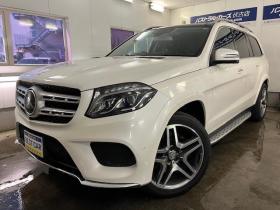 ベンツ　ＧＬＳ３５０ｄ　４マチックスポーツ　禁煙車　ＡＭＧ２１インチＡＷ　社外２０ＡＷ＋スタッドレスタイヤ付　純正ナビ（フルセグ地デジ　Ｂｌｕｅｔｏｏｔｈ）＋バックカメラ　３６０℃カメラ　ハーマンカードンオーディオ　パークトロニック　電動サンルーフ　ブラックレザーシート　パワートランク　シートヒーター　キーレスゴー　パドルシフト　ＥＴＣ 4WD 3000 5Dr