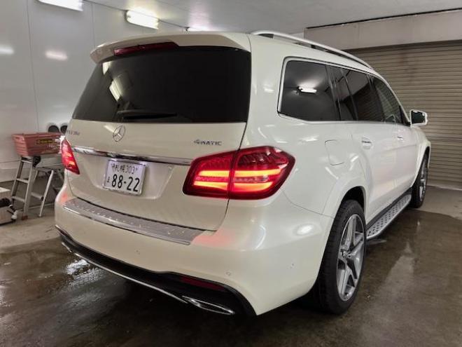 ベンツＧＬＳ３５０ｄ　４マチックスポーツ　禁煙車　ＡＭＧ２１インチＡＷ　社外２０ＡＷ＋スタッドレスタイヤ付　純正ナビ（フルセグ地デジ　Ｂｌｕｅｔｏｏｔｈ）＋バックカメラ　３６０℃カメラ　ハーマンカードンオーディオ　パークトロニック　電動サンルーフ　ブラックレザーシート　パワートランク　シートヒーター　キーレスゴー　パドルシフト　ＥＴＣ 4WD 3000 5Dr