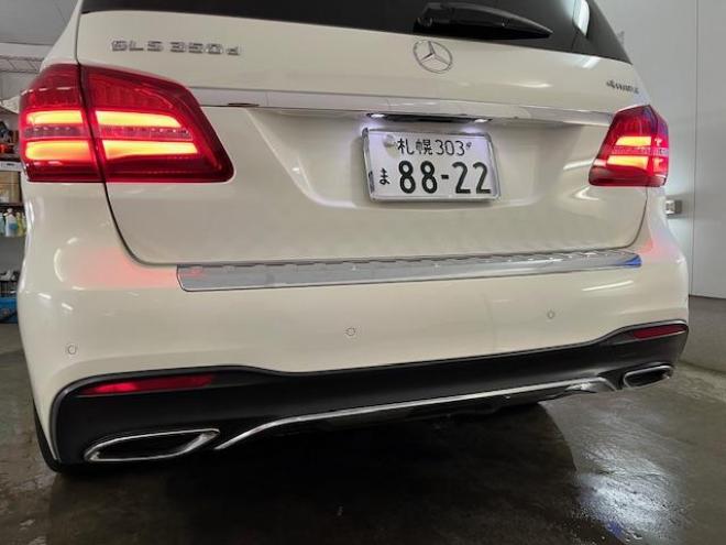 ベンツＧＬＳ３５０ｄ　４マチックスポーツ　禁煙車　ＡＭＧ２１インチＡＷ　社外２０ＡＷ＋スタッドレスタイヤ付　純正ナビ（フルセグ地デジ　Ｂｌｕｅｔｏｏｔｈ）＋バックカメラ　３６０℃カメラ　ハーマンカードンオーディオ　パークトロニック　電動サンルーフ　ブラックレザーシート　パワートランク　シートヒーター　キーレスゴー　パドルシフト　ＥＴＣ 4WD 3000 5Dr