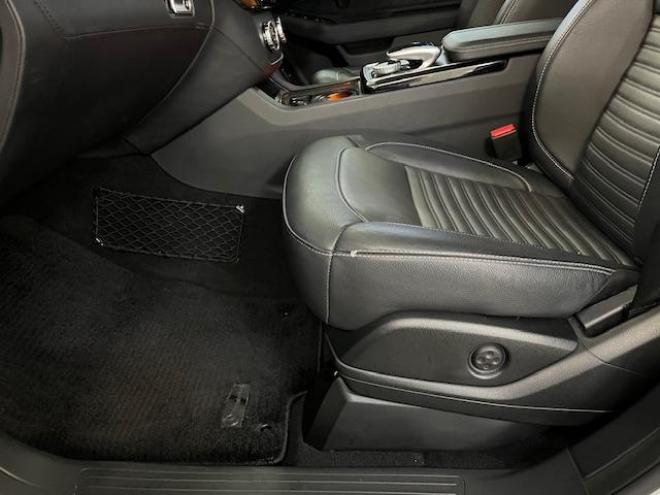 ベンツＧＬＳ３５０ｄ　４マチックスポーツ　禁煙車　ＡＭＧ２１インチＡＷ　社外２０ＡＷ＋スタッドレスタイヤ付　純正ナビ（フルセグ地デジ　Ｂｌｕｅｔｏｏｔｈ）＋バックカメラ　３６０℃カメラ　ハーマンカードンオーディオ　パークトロニック　電動サンルーフ　ブラックレザーシート　パワートランク　シートヒーター　キーレスゴー　パドルシフト　ＥＴＣ 4WD 3000 5Dr