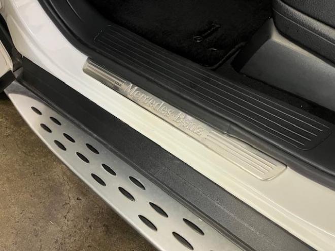 ベンツＧＬＳ３５０ｄ　４マチックスポーツ　禁煙車　ＡＭＧ２１インチＡＷ　社外２０ＡＷ＋スタッドレスタイヤ付　純正ナビ（フルセグ地デジ　Ｂｌｕｅｔｏｏｔｈ）＋バックカメラ　３６０℃カメラ　ハーマンカードンオーディオ　パークトロニック　電動サンルーフ　ブラックレザーシート　パワートランク　シートヒーター　キーレスゴー　パドルシフト　ＥＴＣ 4WD 3000 5Dr