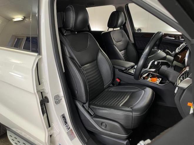 ベンツＧＬＳ３５０ｄ　４マチックスポーツ　禁煙車　ＡＭＧ２１インチＡＷ　社外２０ＡＷ＋スタッドレスタイヤ付　純正ナビ（フルセグ地デジ　Ｂｌｕｅｔｏｏｔｈ）＋バックカメラ　３６０℃カメラ　ハーマンカードンオーディオ　パークトロニック　電動サンルーフ　ブラックレザーシート　パワートランク　シートヒーター　キーレスゴー　パドルシフト　ＥＴＣ 4WD 3000 5Dr