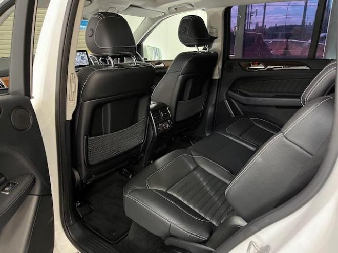 ベンツＧＬＳ３５０ｄ　４マチックスポーツ　禁煙車　ＡＭＧ２１インチＡＷ　社外２０ＡＷ＋スタッドレスタイヤ付　純正ナビ（フルセグ地デジ　Ｂｌｕｅｔｏｏｔｈ）＋バックカメラ　３６０℃カメラ　ハーマンカードンオーディオ　パークトロニック　電動サンルーフ　ブラックレザーシート　パワートランク　シートヒーター　キーレスゴー　パドルシフト　ＥＴＣ 4WD 3000 5Dr