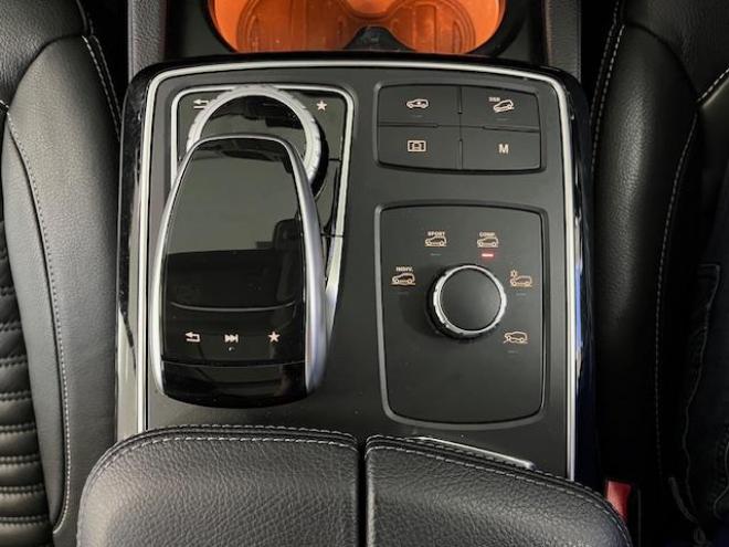ベンツＧＬＳ３５０ｄ　４マチックスポーツ　禁煙車　ＡＭＧ２１インチＡＷ　社外２０ＡＷ＋スタッドレスタイヤ付　純正ナビ（フルセグ地デジ　Ｂｌｕｅｔｏｏｔｈ）＋バックカメラ　３６０℃カメラ　ハーマンカードンオーディオ　パークトロニック　電動サンルーフ　ブラックレザーシート　パワートランク　シートヒーター　キーレスゴー　パドルシフト　ＥＴＣ 4WD 3000 5Dr