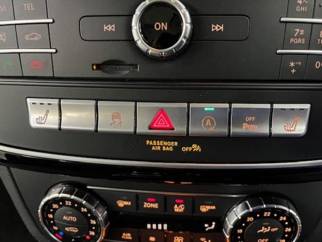 ベンツＧＬＳ３５０ｄ　４マチックスポーツ　禁煙車　ＡＭＧ２１インチＡＷ　社外２０ＡＷ＋スタッドレスタイヤ付　純正ナビ（フルセグ地デジ　Ｂｌｕｅｔｏｏｔｈ）＋バックカメラ　３６０℃カメラ　ハーマンカードンオーディオ　パークトロニック　電動サンルーフ　ブラックレザーシート　パワートランク　シートヒーター　キーレスゴー　パドルシフト　ＥＴＣ 4WD 3000 5Dr