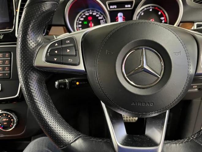 ベンツＧＬＳ３５０ｄ　４マチックスポーツ　禁煙車　ＡＭＧ２１インチＡＷ　社外２０ＡＷ＋スタッドレスタイヤ付　純正ナビ（フルセグ地デジ　Ｂｌｕｅｔｏｏｔｈ）＋バックカメラ　３６０℃カメラ　ハーマンカードンオーディオ　パークトロニック　電動サンルーフ　ブラックレザーシート　パワートランク　シートヒーター　キーレスゴー　パドルシフト　ＥＴＣ 4WD 3000 5Dr