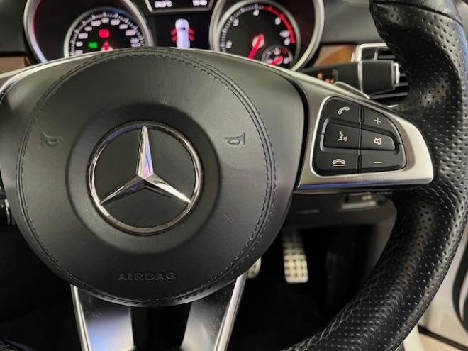 ベンツＧＬＳ３５０ｄ　４マチックスポーツ　禁煙車　ＡＭＧ２１インチＡＷ　社外２０ＡＷ＋スタッドレスタイヤ付　純正ナビ（フルセグ地デジ　Ｂｌｕｅｔｏｏｔｈ）＋バックカメラ　３６０℃カメラ　ハーマンカードンオーディオ　パークトロニック　電動サンルーフ　ブラックレザーシート　パワートランク　シートヒーター　キーレスゴー　パドルシフト　ＥＴＣ 4WD 3000 5Dr
