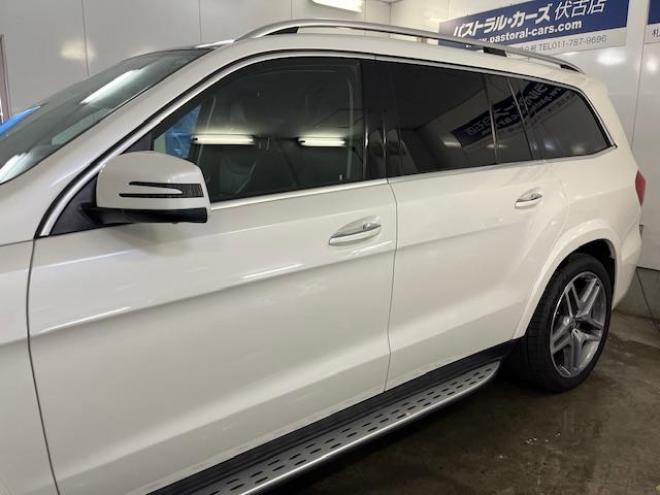 ベンツＧＬＳ３５０ｄ　４マチックスポーツ　禁煙車　ＡＭＧ２１インチＡＷ　社外２０ＡＷ＋スタッドレスタイヤ付　純正ナビ（フルセグ地デジ　Ｂｌｕｅｔｏｏｔｈ）＋バックカメラ　３６０℃カメラ　ハーマンカードンオーディオ　パークトロニック　電動サンルーフ　ブラックレザーシート　パワートランク　シートヒーター　キーレスゴー　パドルシフト　ＥＴＣ 4WD 3000 5Dr