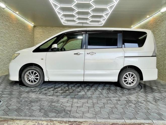 セレナ2.0ライダー 4WD 5年保証 スマキー パワスラ ナビTV  Bカメ 後席モニタ 寒冷地仕様 禁煙 修復歴無