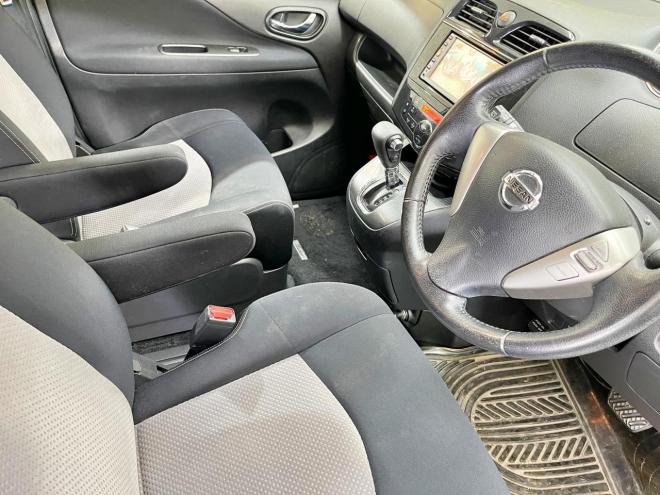 セレナ2.0ライダー 4WD 5年保証 スマキー パワスラ ナビTV  Bカメ 後席モニタ 寒冷地仕様 禁煙 修復歴無