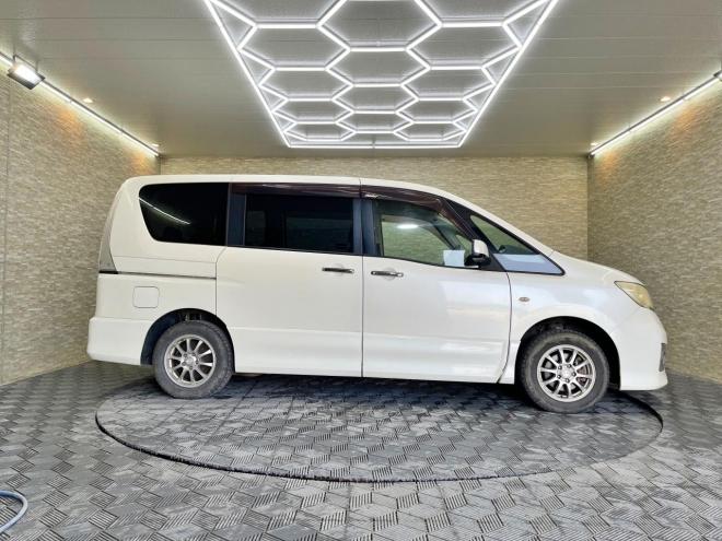 セレナ2.0ライダー 4WD 5年保証 スマキー パワスラ ナビTV  Bカメ 後席モニタ 寒冷地仕様 禁煙 修復歴無