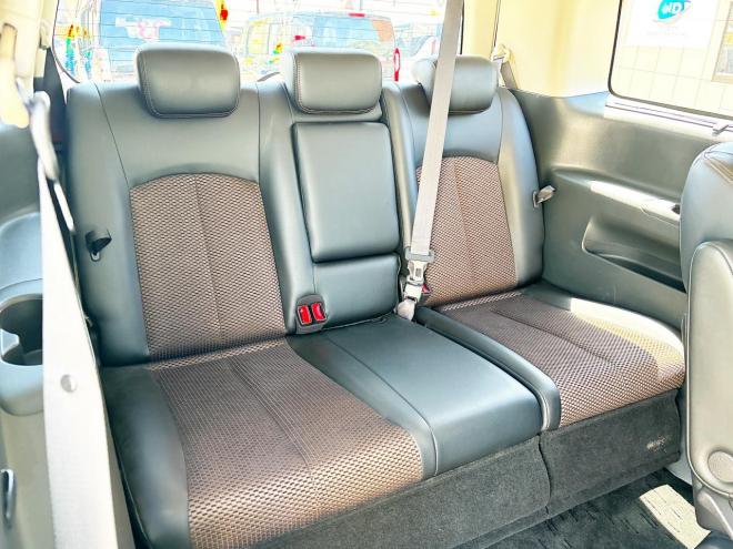 エルグランド2.5 250ハイウェイスター 4WD　ローンが不安な方＜優遇ローン＞1年保証　寒冷地仕様　両側Pスラ　純正ナビ 