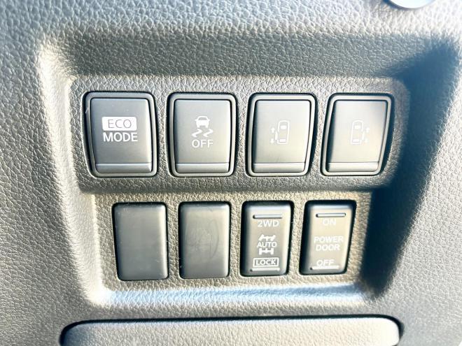 エルグランド2.5 250ハイウェイスター 4WD　ローンが不安な方＜優遇ローン＞1年保証　寒冷地仕様　両側Pスラ　純正ナビ 